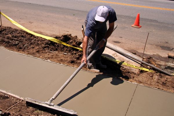 Cost of Sidewalk Building in Oxnard